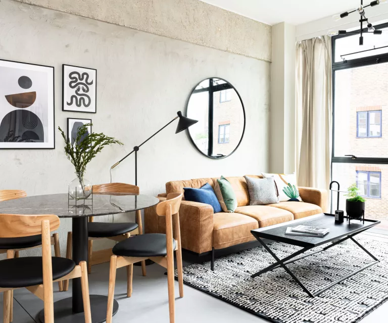 Stellen Sie sicher, dass das Spiegelbild würdig ist.png