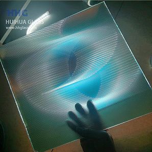 Farbiges dichroitisches Cord-Figurenglas