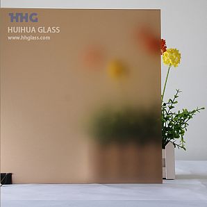 Goldbraunes Milchglas