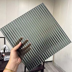 Getönte graue Moru-Glasscheibe