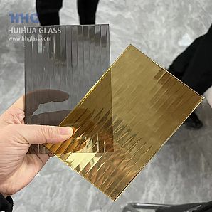 Goldener Strom gemustert