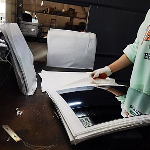 Zuschnittgröße des asphärischen Seitenspiegels aus Chrom