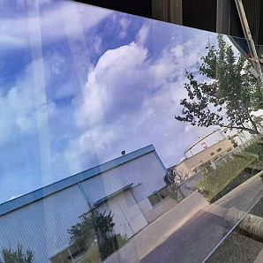 Pyrolitisches, energiesparendes Low-E-Beschichtungsglas in kristallblauer Tönung