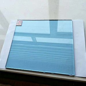 Kristallblaues Flachglas