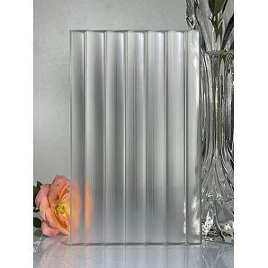 Satinierte vertikale Drahtzeichnung auf Moru-Glas